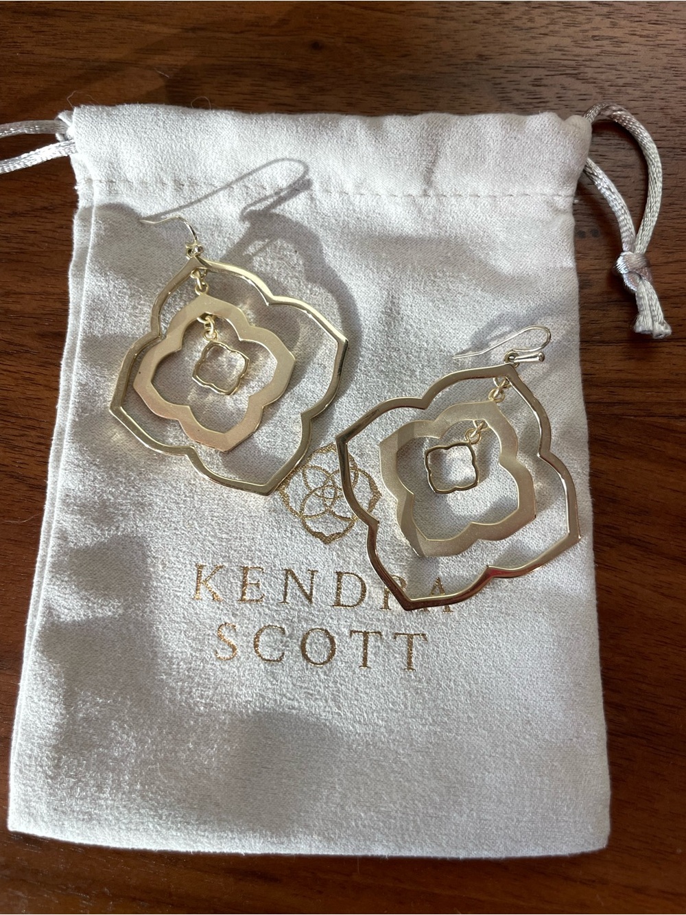 Kendra Scott RARE Gold Darenda Earrings